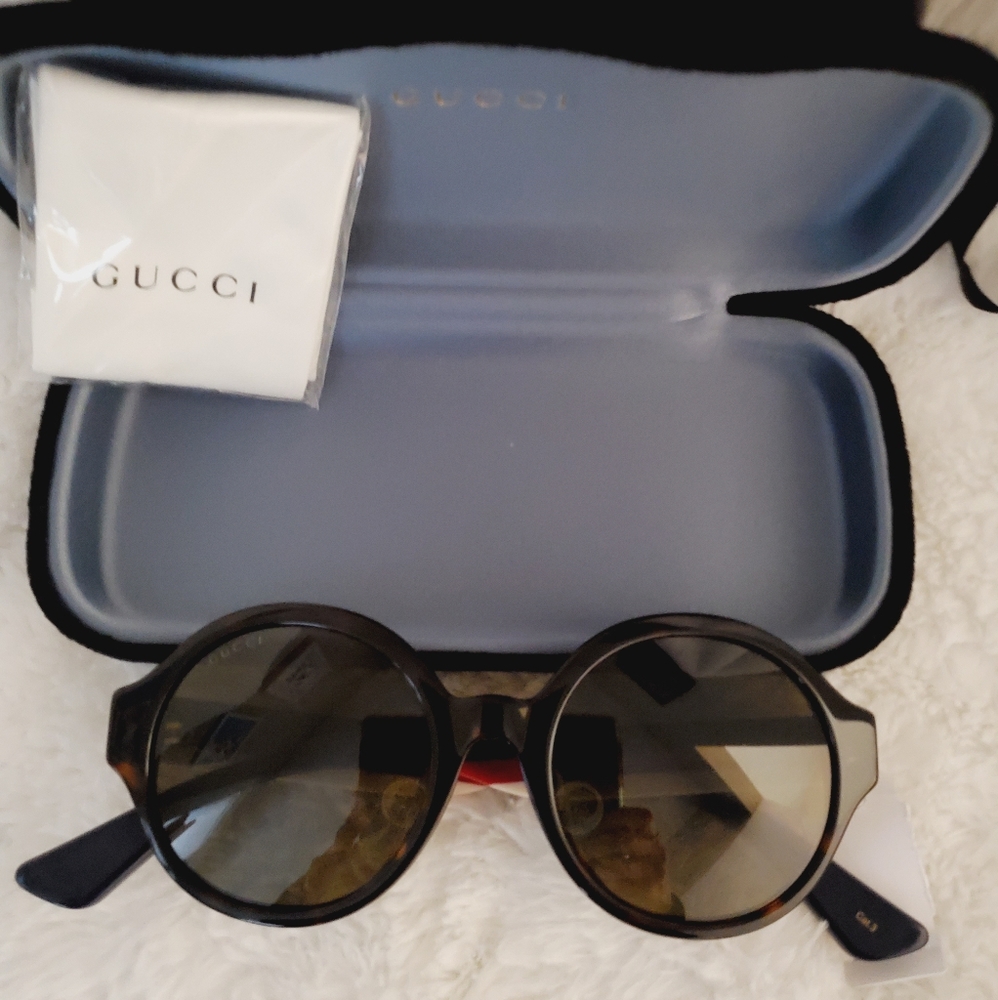 AUTHENTIC GUCCI SIGNATURE SUNGLASSES NWT!